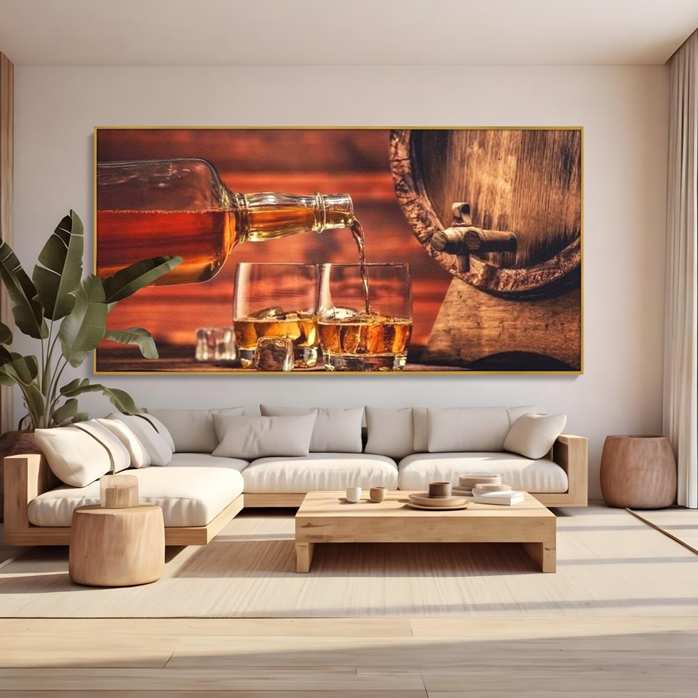 Tablou canvas cu tablou canvas cu whisky si butoi lemn, in rama de aluminiu auriu, pe perete intr-un living